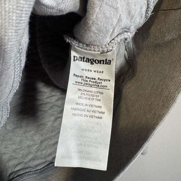 Patagonia Light Gray Quilted Pullover with Burgundy Details - Picture 8 of 8